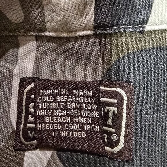 C.E. Schmidt Workwear Camo Fray Edge Sleeveless Button Up Shirt Vest Green Sz XL - Picture 8 of 9